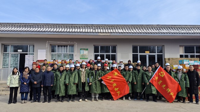 甘肅建科院班子成員赴災區(qū)慰問災后建筑物安全性應急鑒定技術(shù)人員