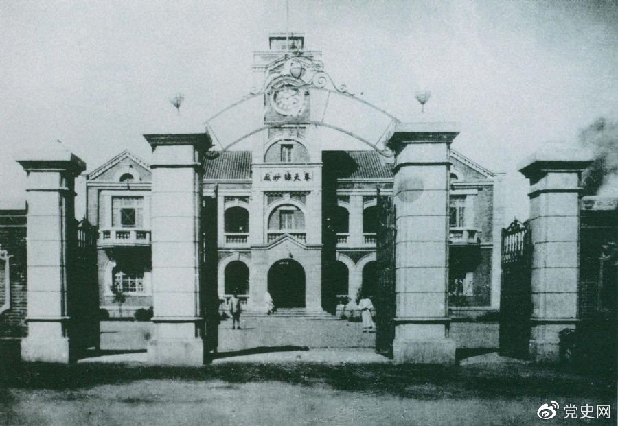 　　圖為中共滿洲省委舊址。1929年6月，中共中央政治局決定劉少奇任中共滿洲省委書(shū)記。7月，劉少奇到達(dá)奉天（今沈陽(yáng)）赴任。