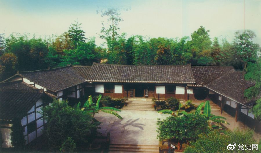 1904年8月22日，鄧小平出生在四川省廣安縣協(xié)興鄉(xiāng)（今廣安市協(xié)興鎮(zhèn)）牌坊村。圖為鄧小平故居。